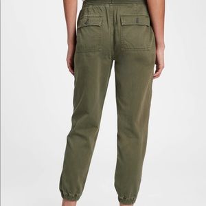 NWT Ribbed Pull-On Joggers with Washwell From GAP, size Small